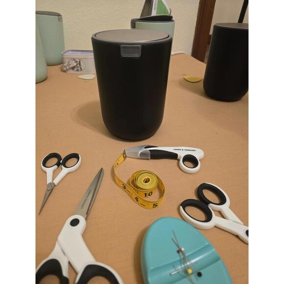 Sewing Kit - Picture 3 of 6